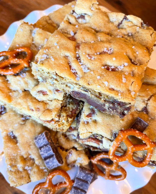 Chocolate Pretzel Blondies